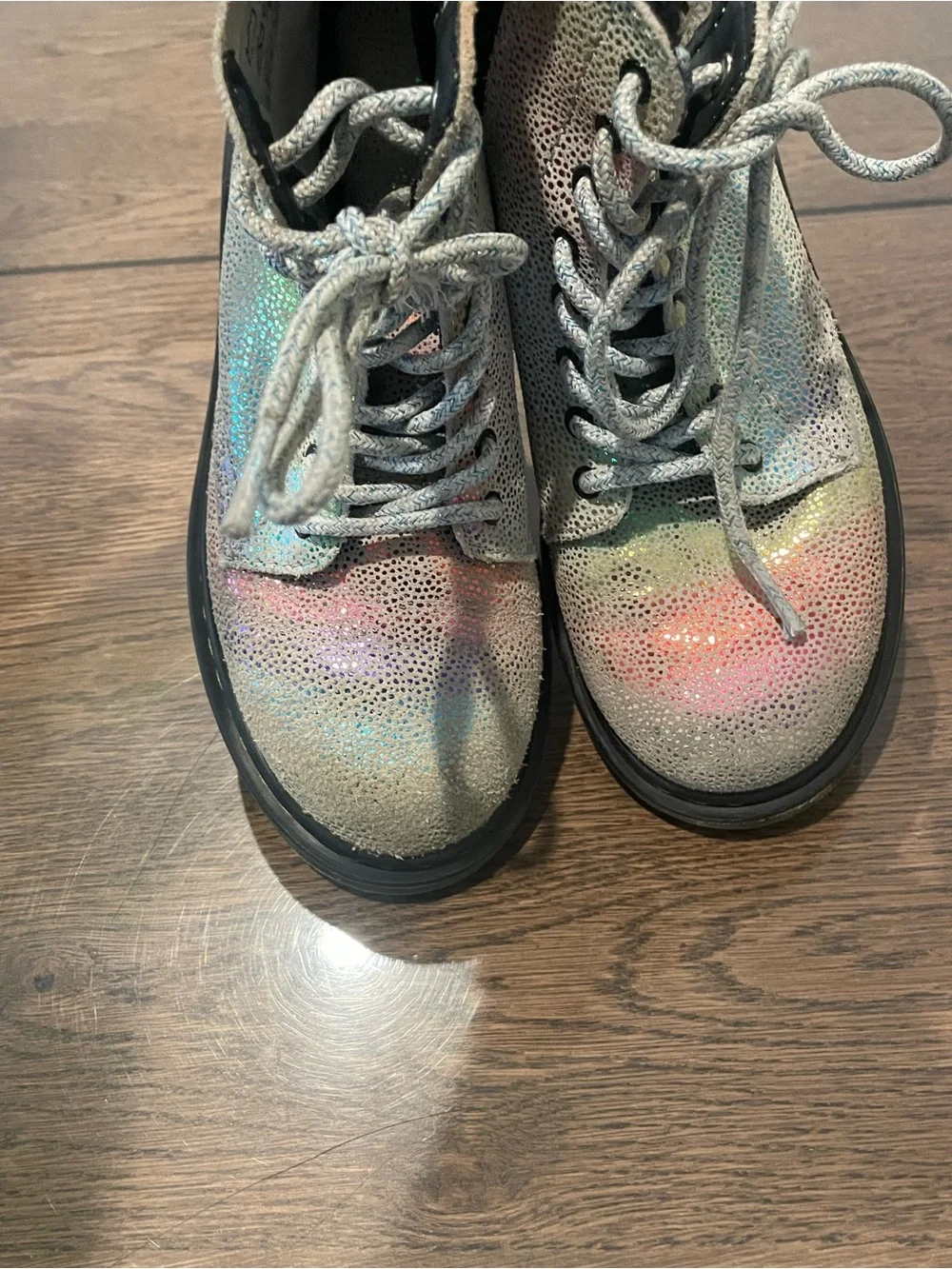 Dr. Martens Kids Iridescent Rainbow Lace-Up Boots Zipper closure